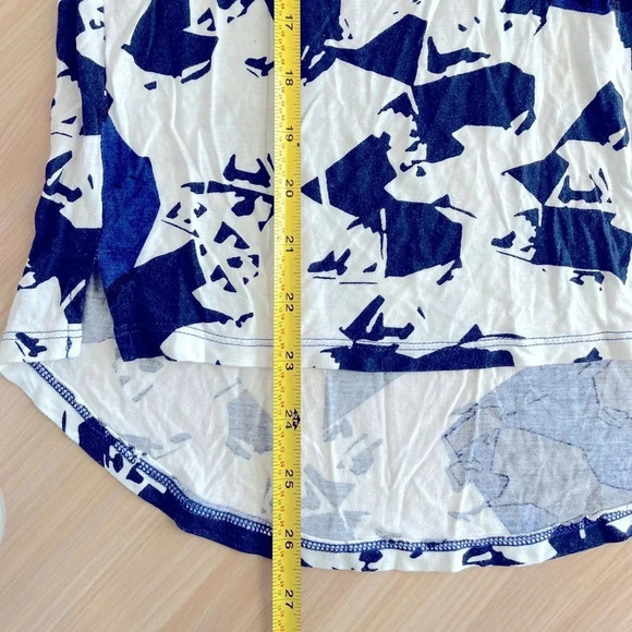 Simply Vera Sleeveless Top Womens XS Hi Lo Hem Sheer Neckline Lightweight - Picture 6 of 7